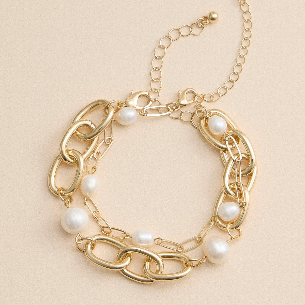pearls and gold necklace